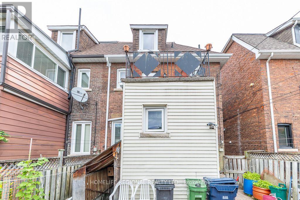 110 GRACE STREET - 34