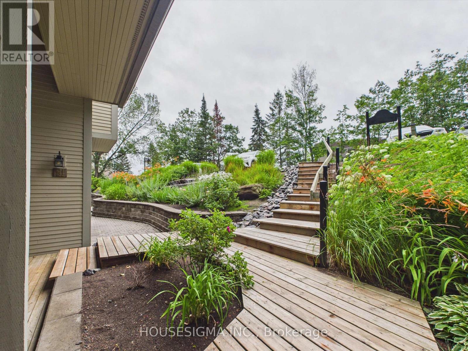 #6 631 GRANDVIEW HILLTOP DRIVE - Image 3