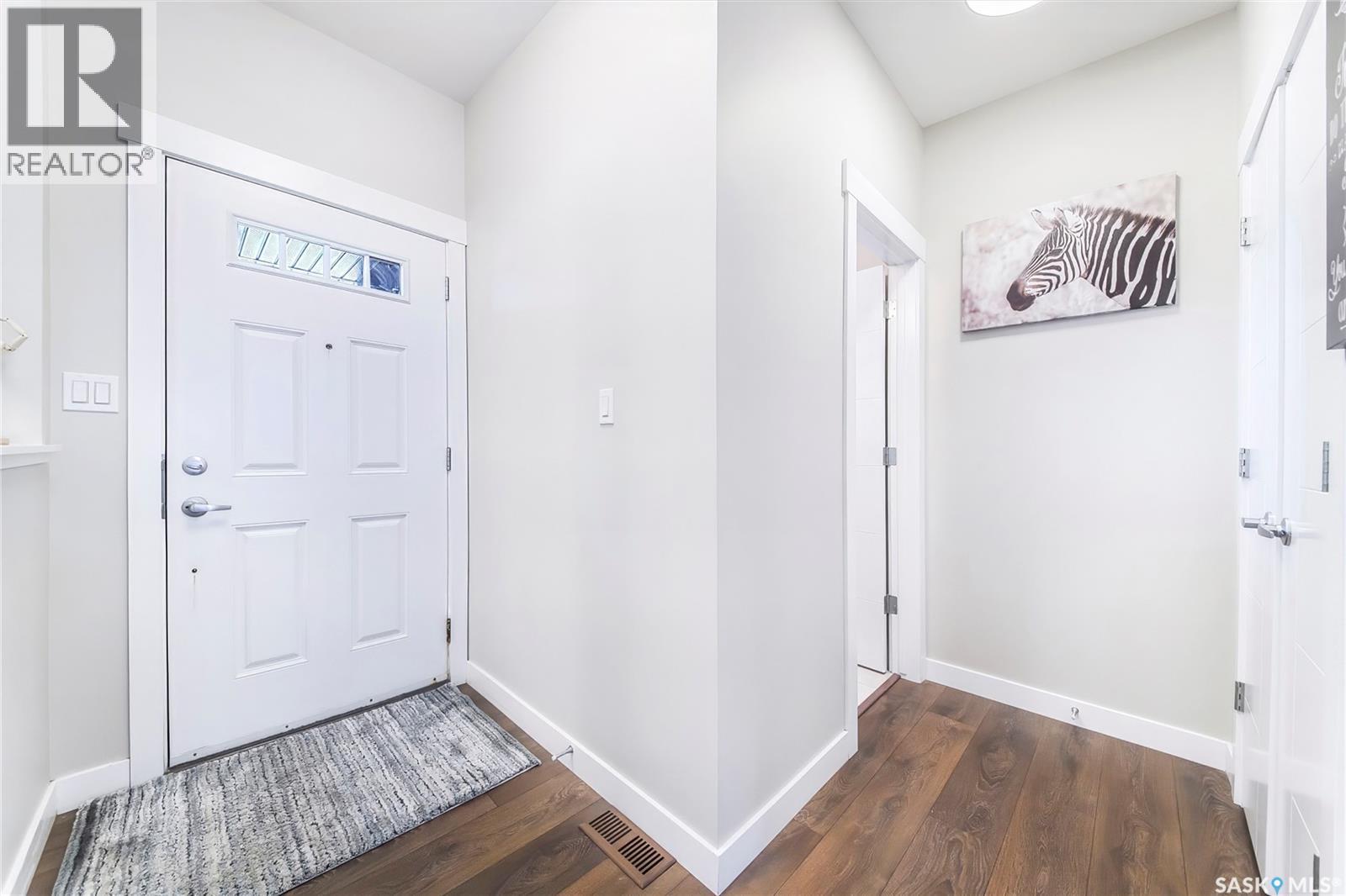 303 Delainey MANOR - 10