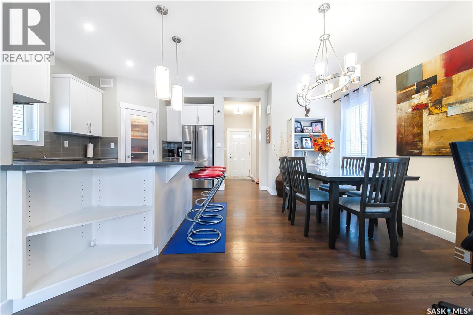 303 Delainey MANOR - 19