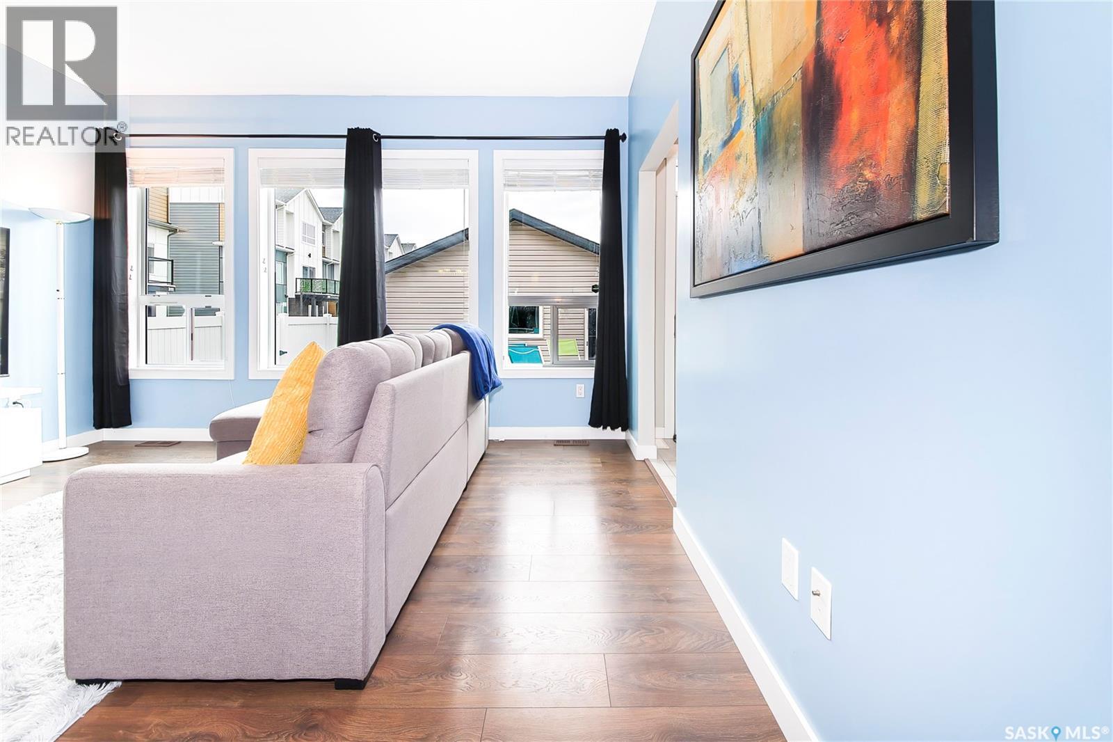 303 Delainey MANOR - 24