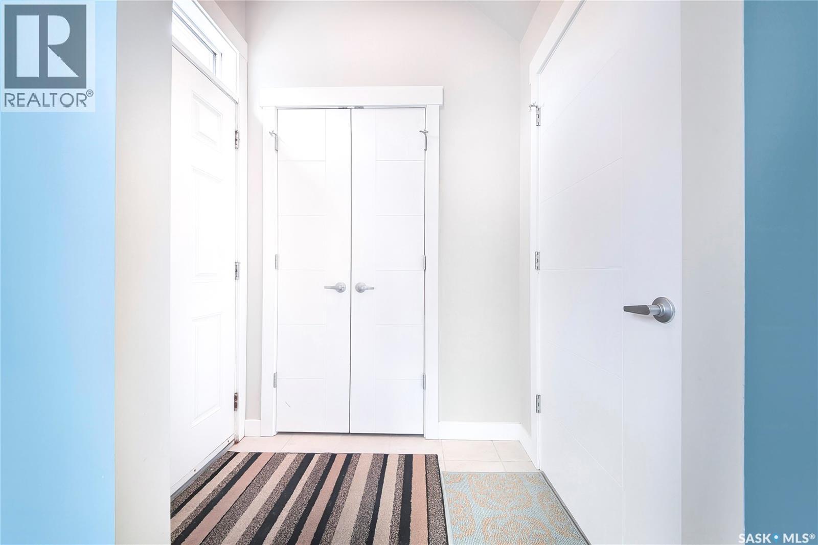 303 Delainey MANOR - 25