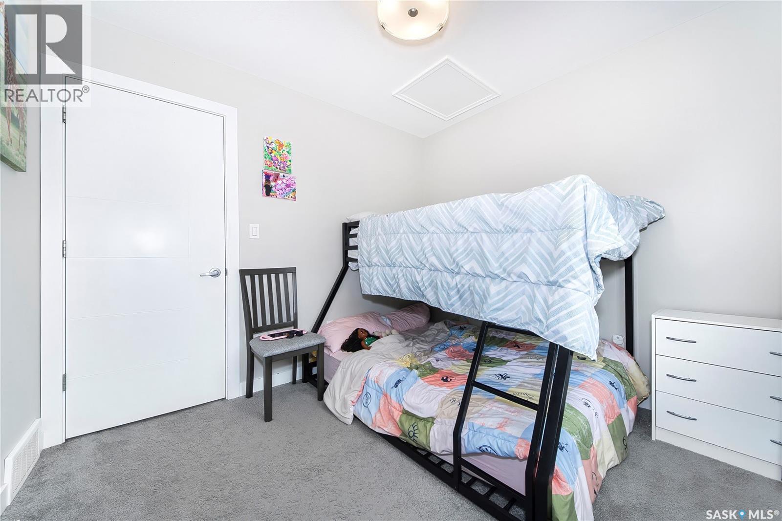 303 Delainey MANOR - 32