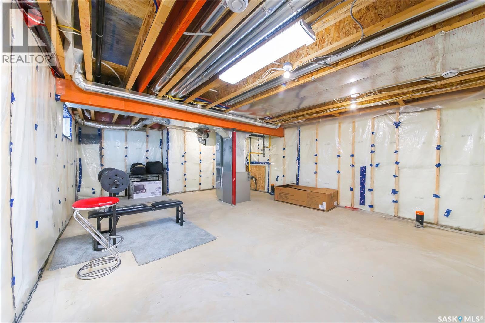 303 Delainey MANOR - 40