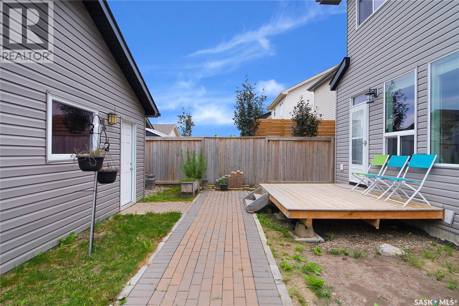 303 Delainey MANOR - 44