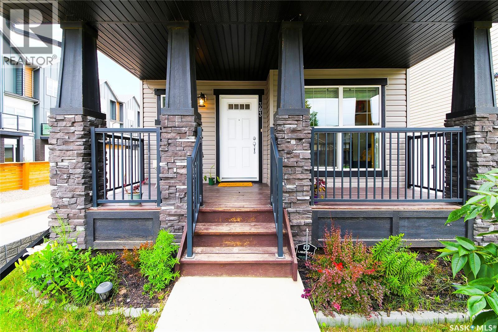 303 Delainey MANOR - 5