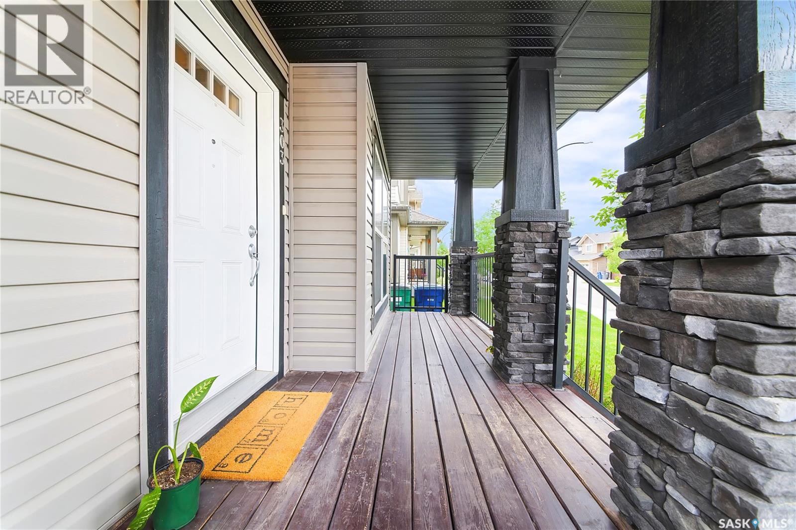 303 Delainey MANOR - 6