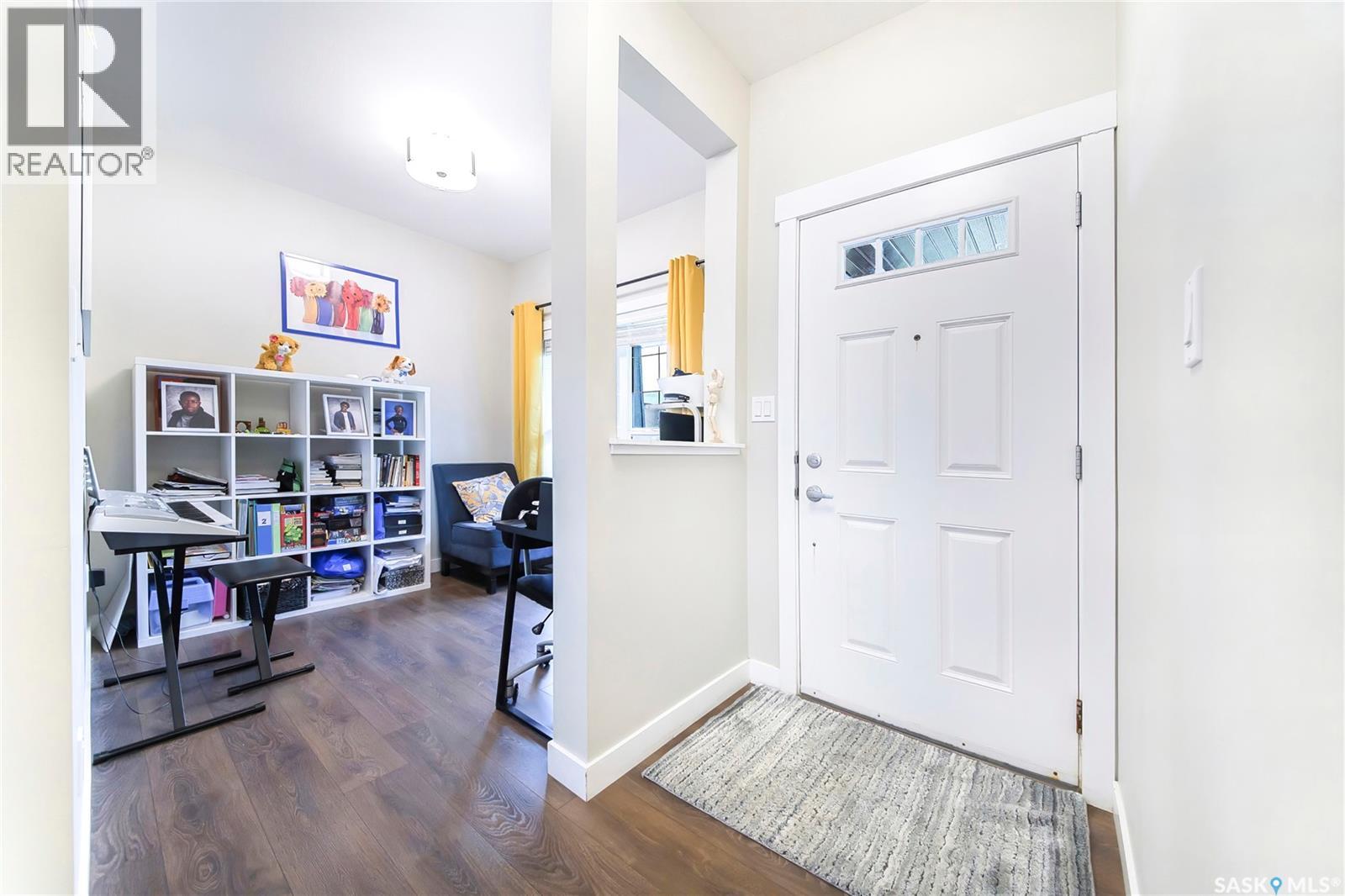 303 Delainey MANOR - 7