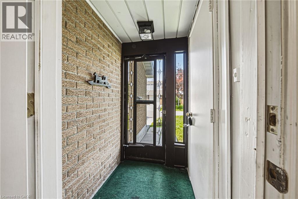 #5 467 WOODVIEW Road - Image 3