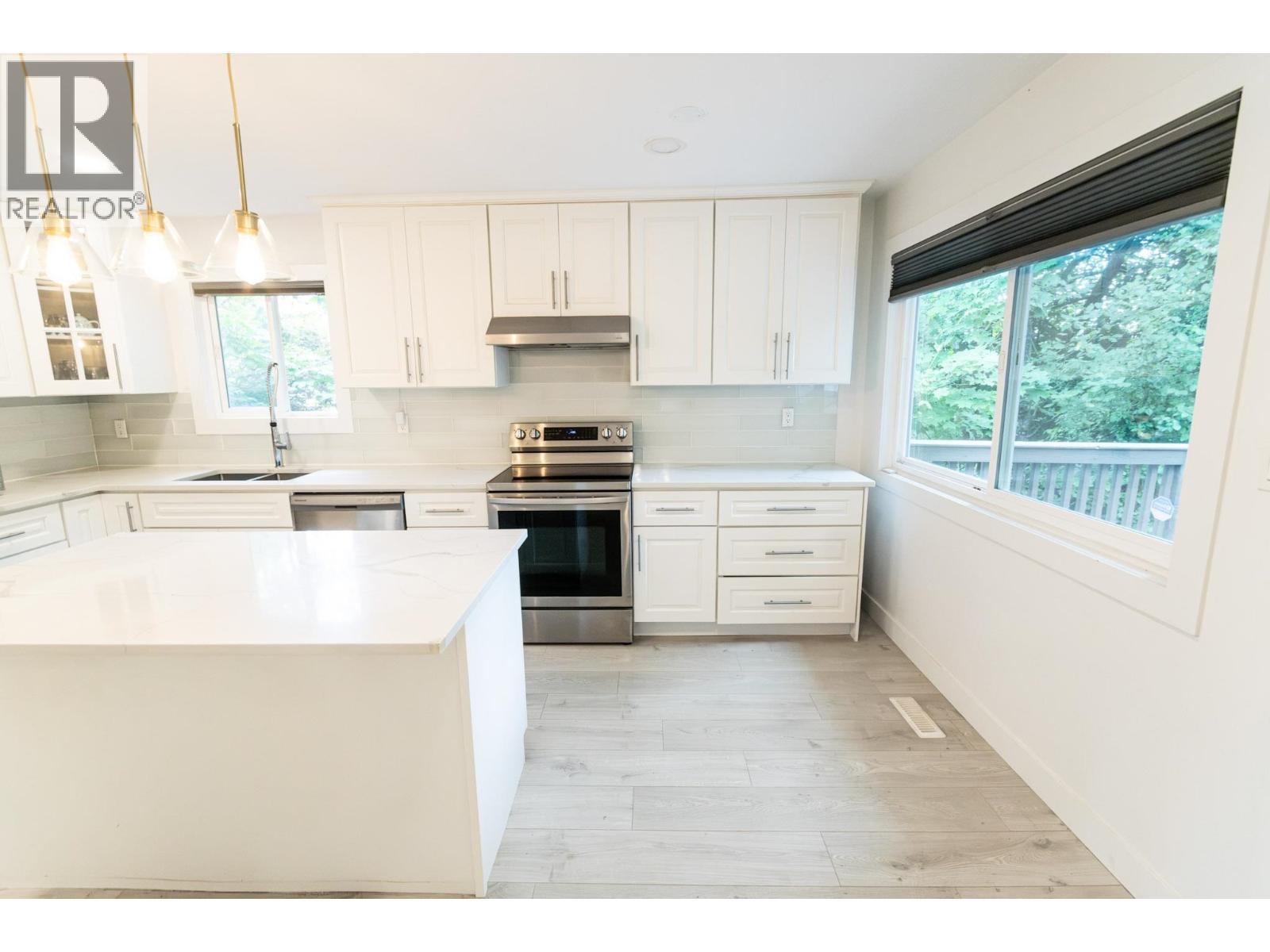 1960 CAMERON AVENUE, Port Coquitlam