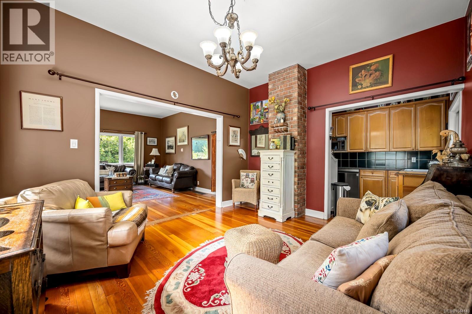 4374 Marsden Rd, Courtenay