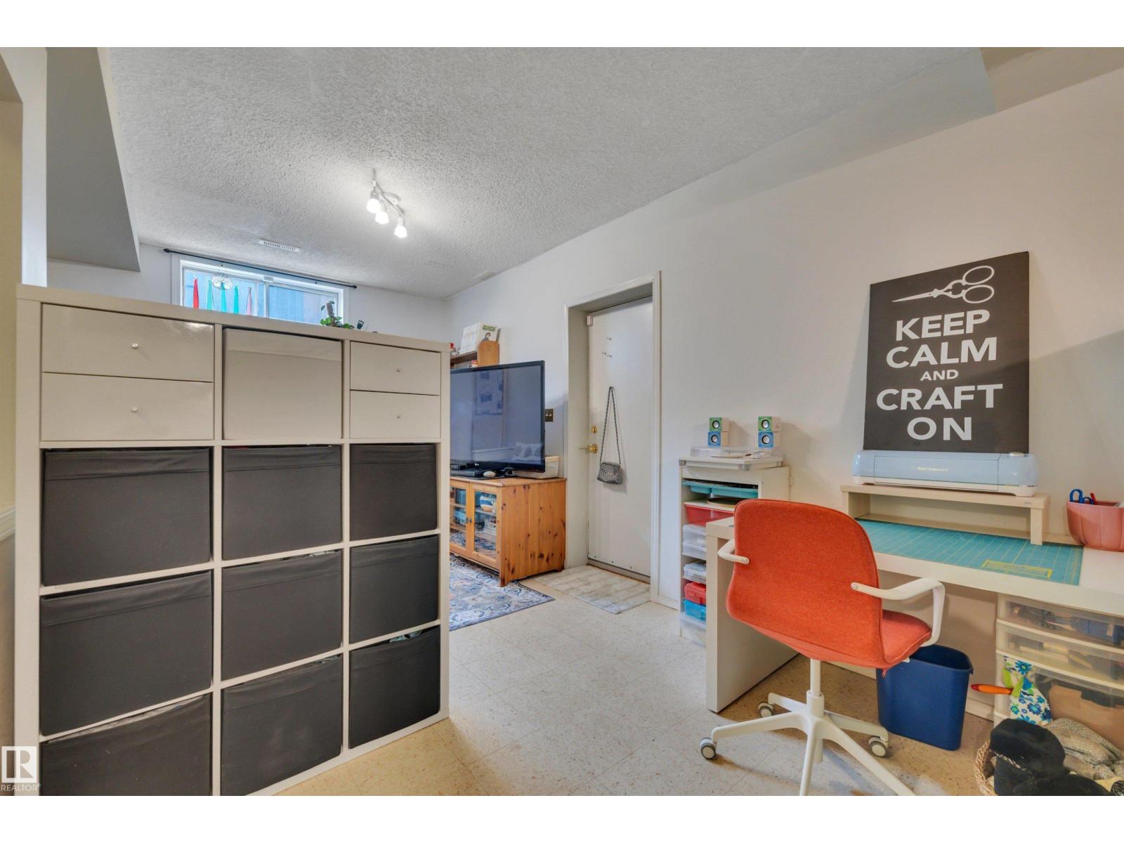 10707 24 AV NW - 44