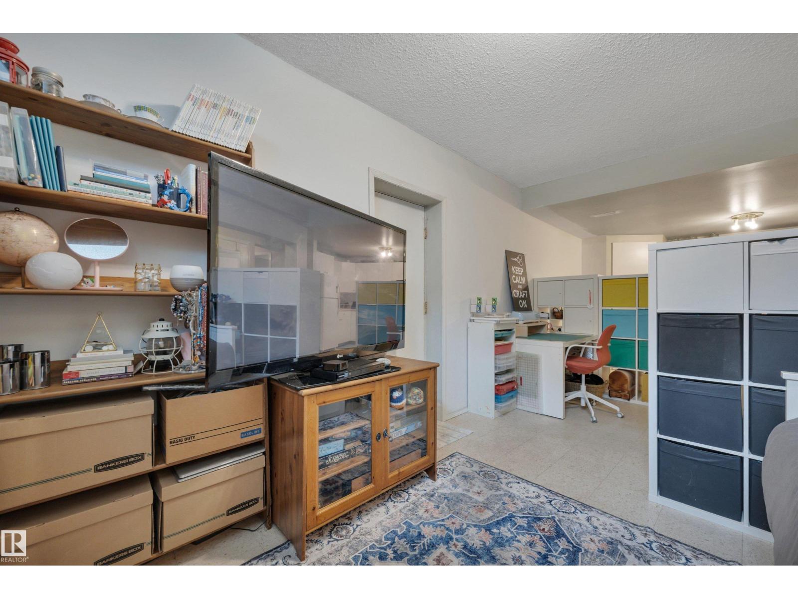 10707 24 AV NW - 47