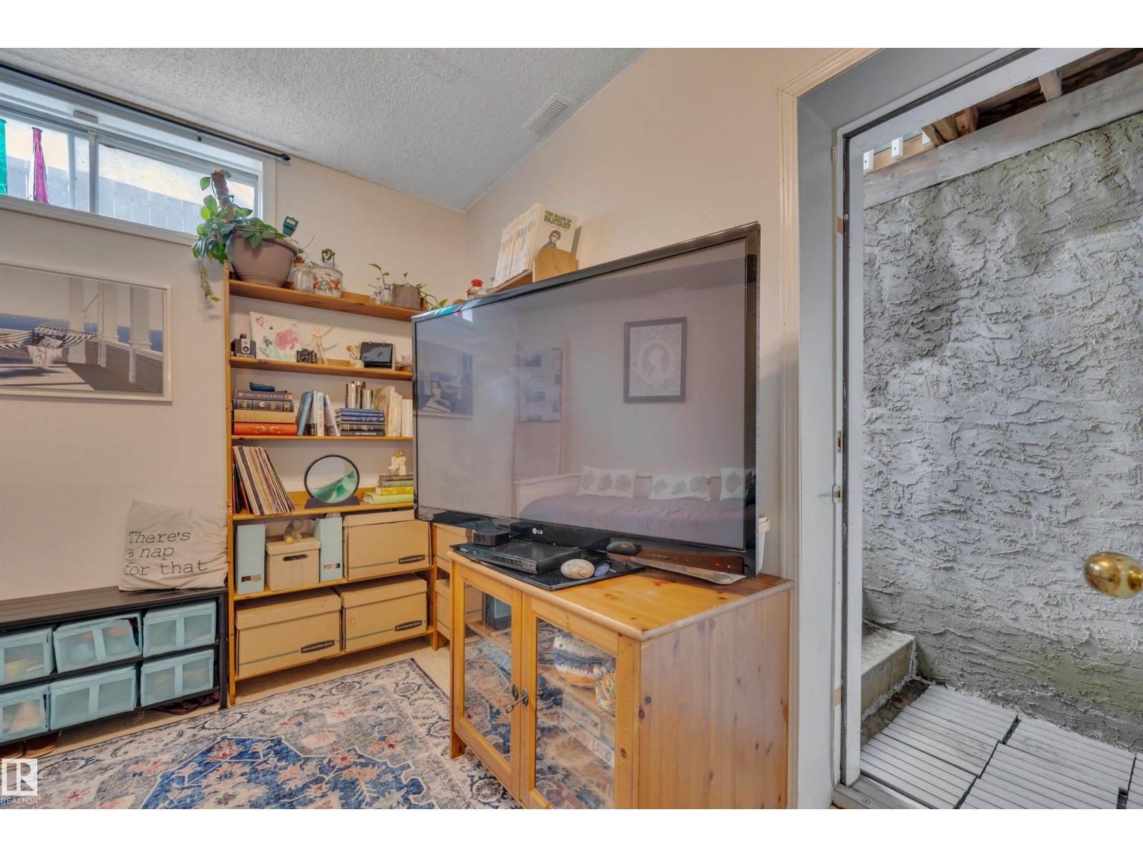 10707 24 AV NW - 53
