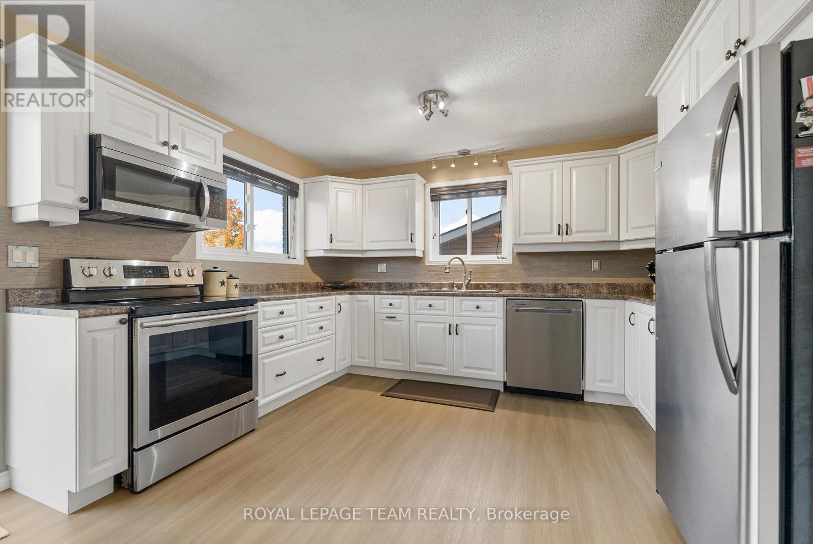 1059 FLYNN AVENUE - 14