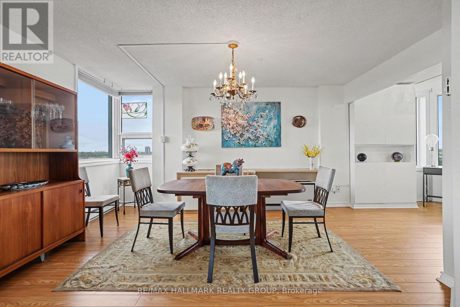 #915 1025 GRENON AVENUE - Image 10