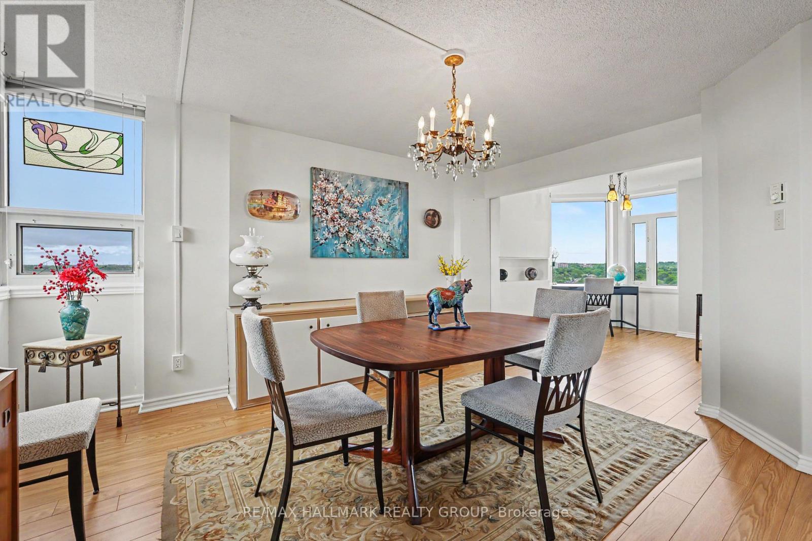 #915 1025 GRENON AVENUE - Image 11
