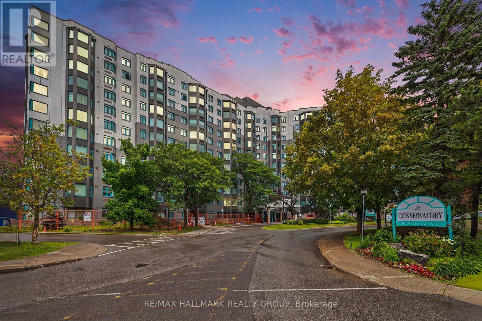 #915 1025 GRENON AVENUE - 40