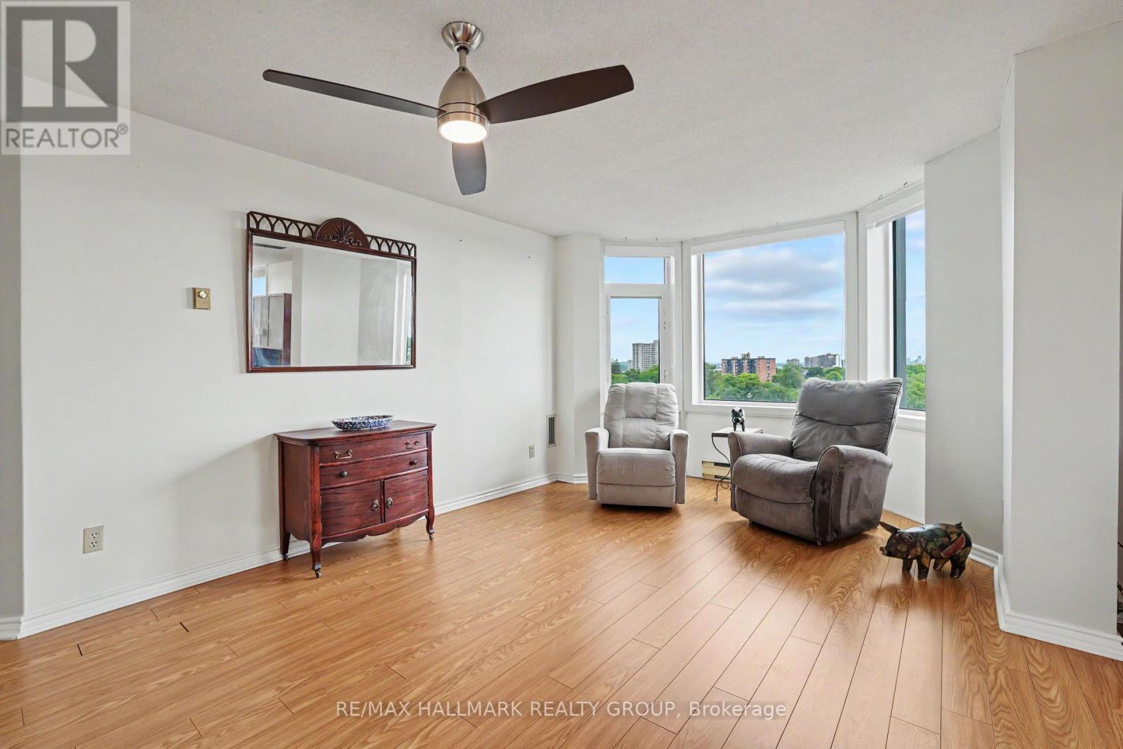 #915 1025 GRENON AVENUE - Image 7