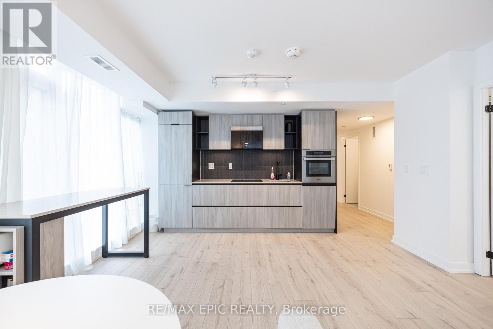 #302 2 AUGUSTA AVENUE - 15