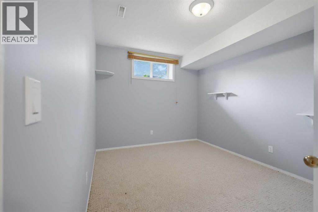 5508 49 Avenue - 30