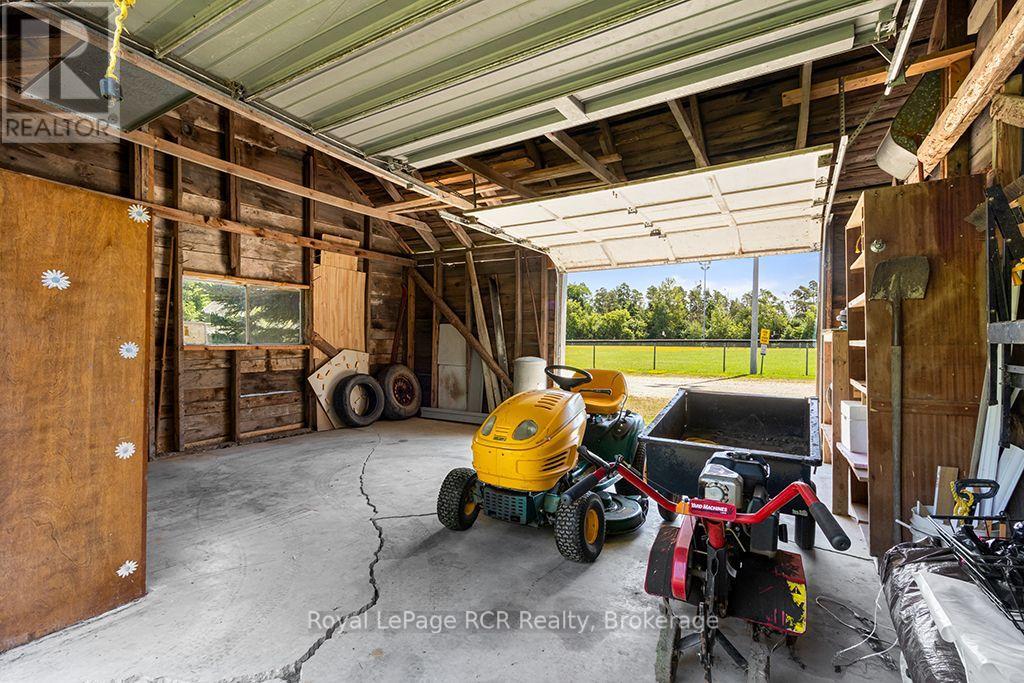 680210 30 SIDE ROAD - 32