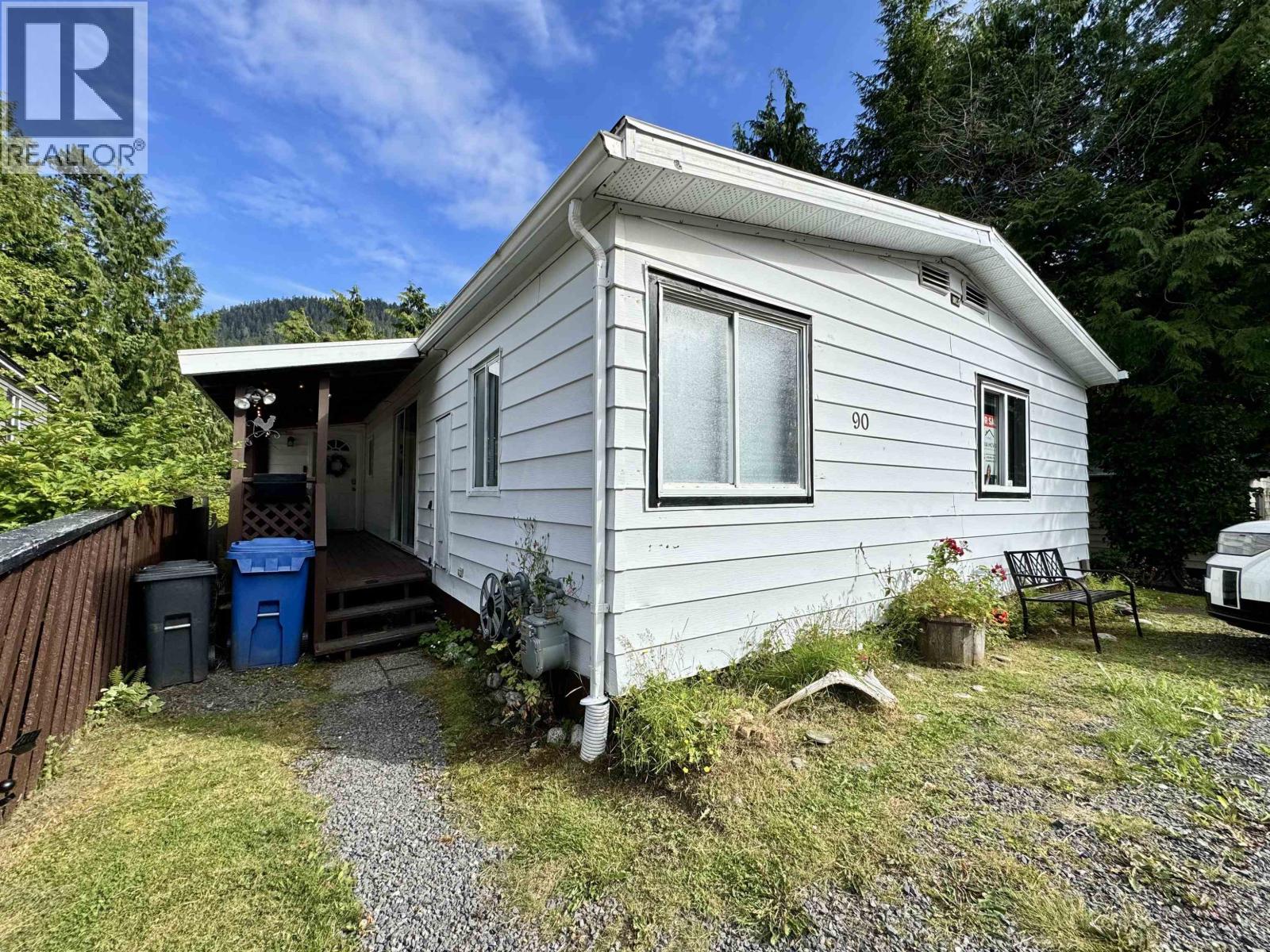 90 HAYSVALE DRIVE