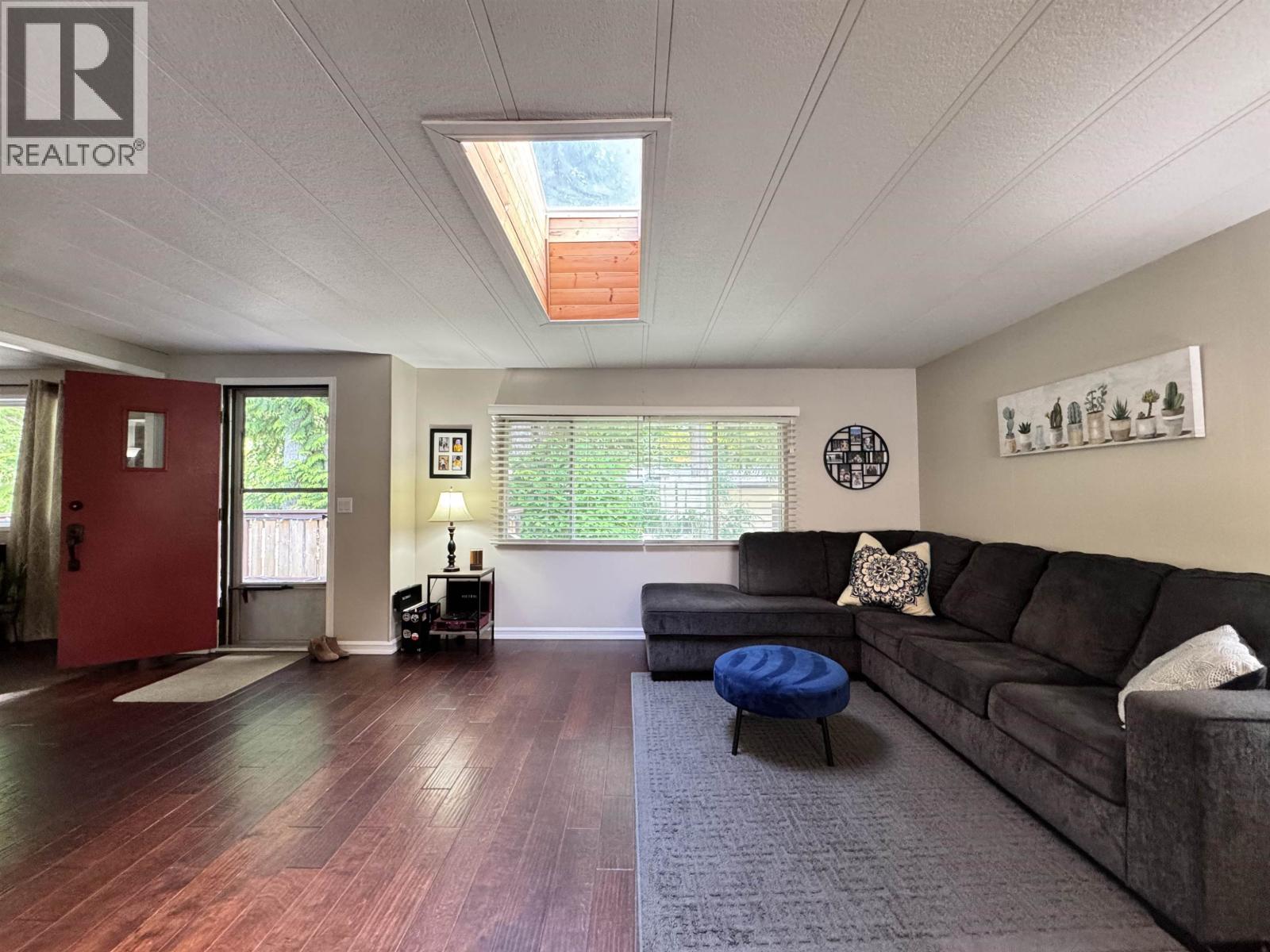 90 HAYSVALE DRIVE