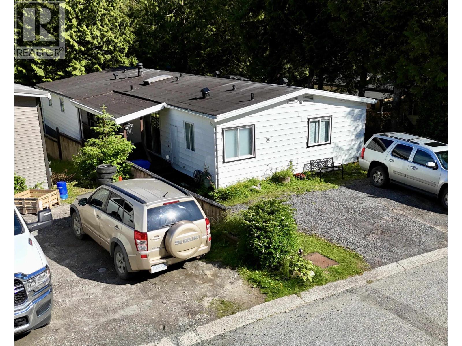 90 HAYSVALE DRIVE