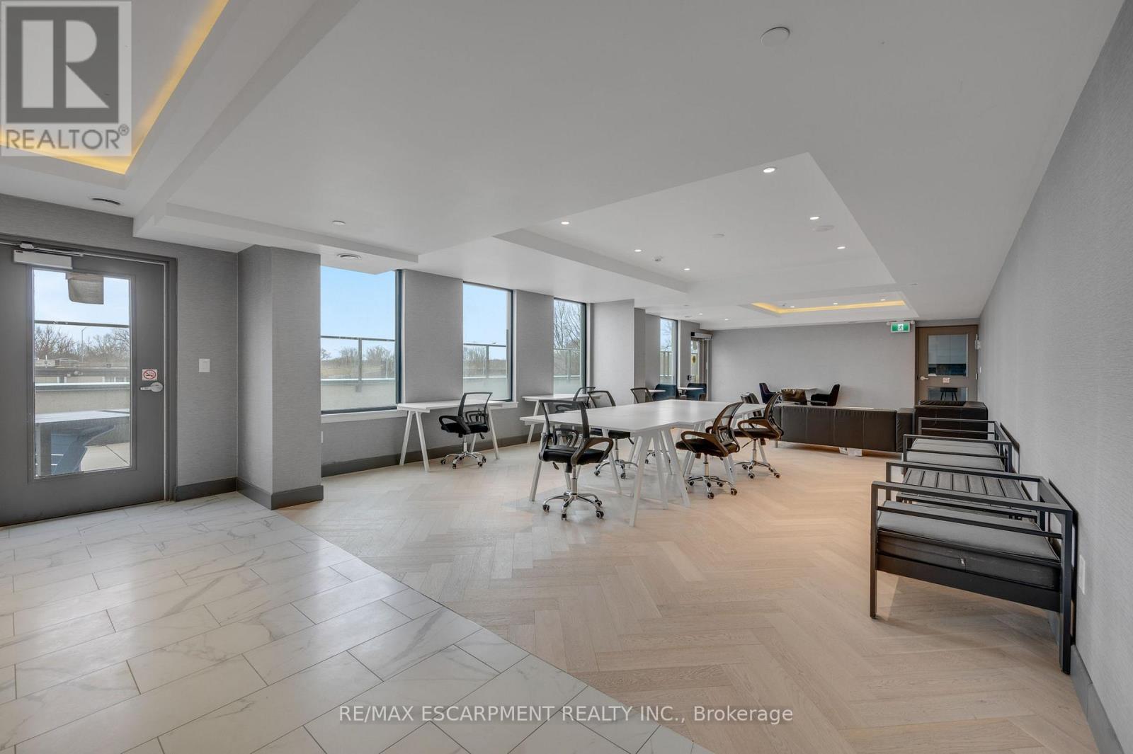 #606 7 ERIE AVENUE - 21