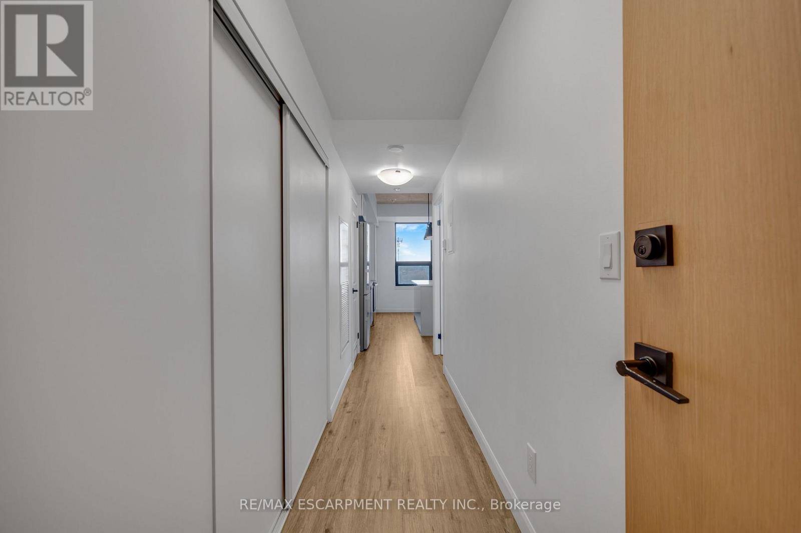 #606 7 ERIE AVENUE - 6