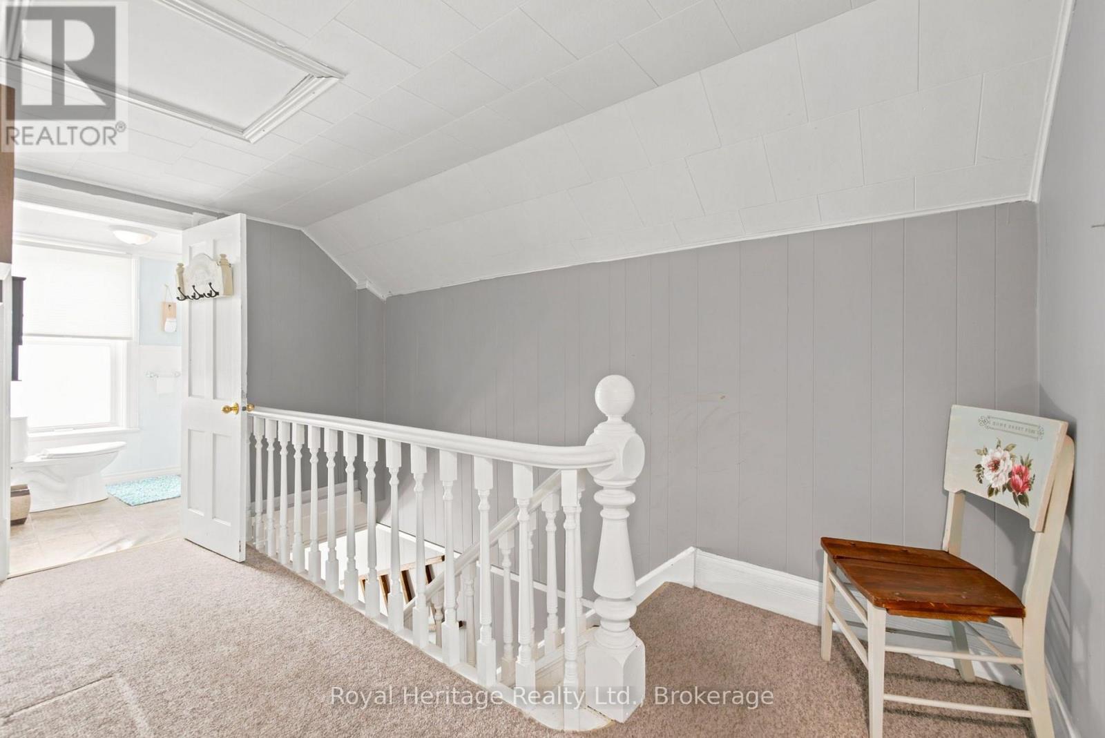 61 LINDSAY STREET N - 15