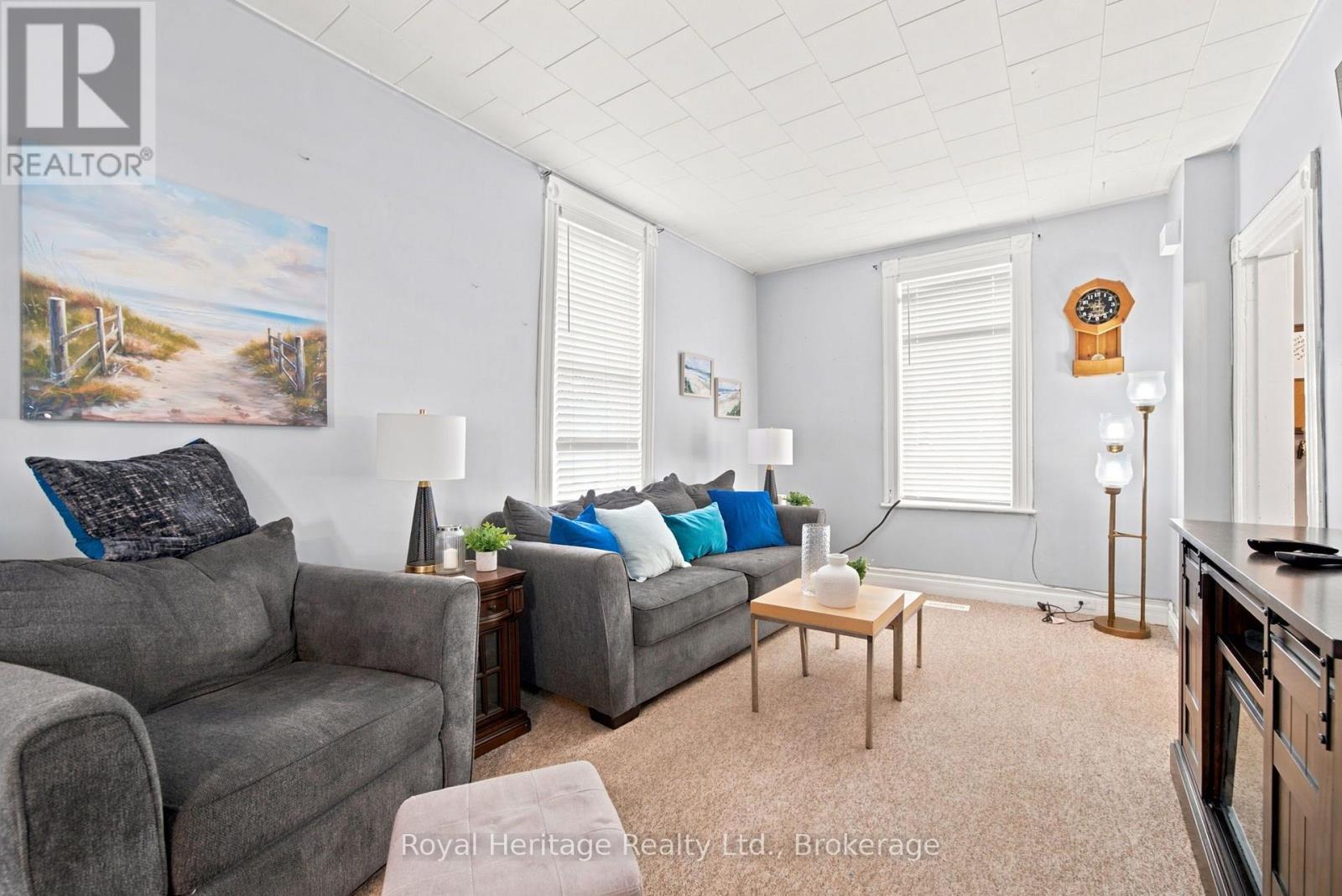 61 LINDSAY STREET N - 5