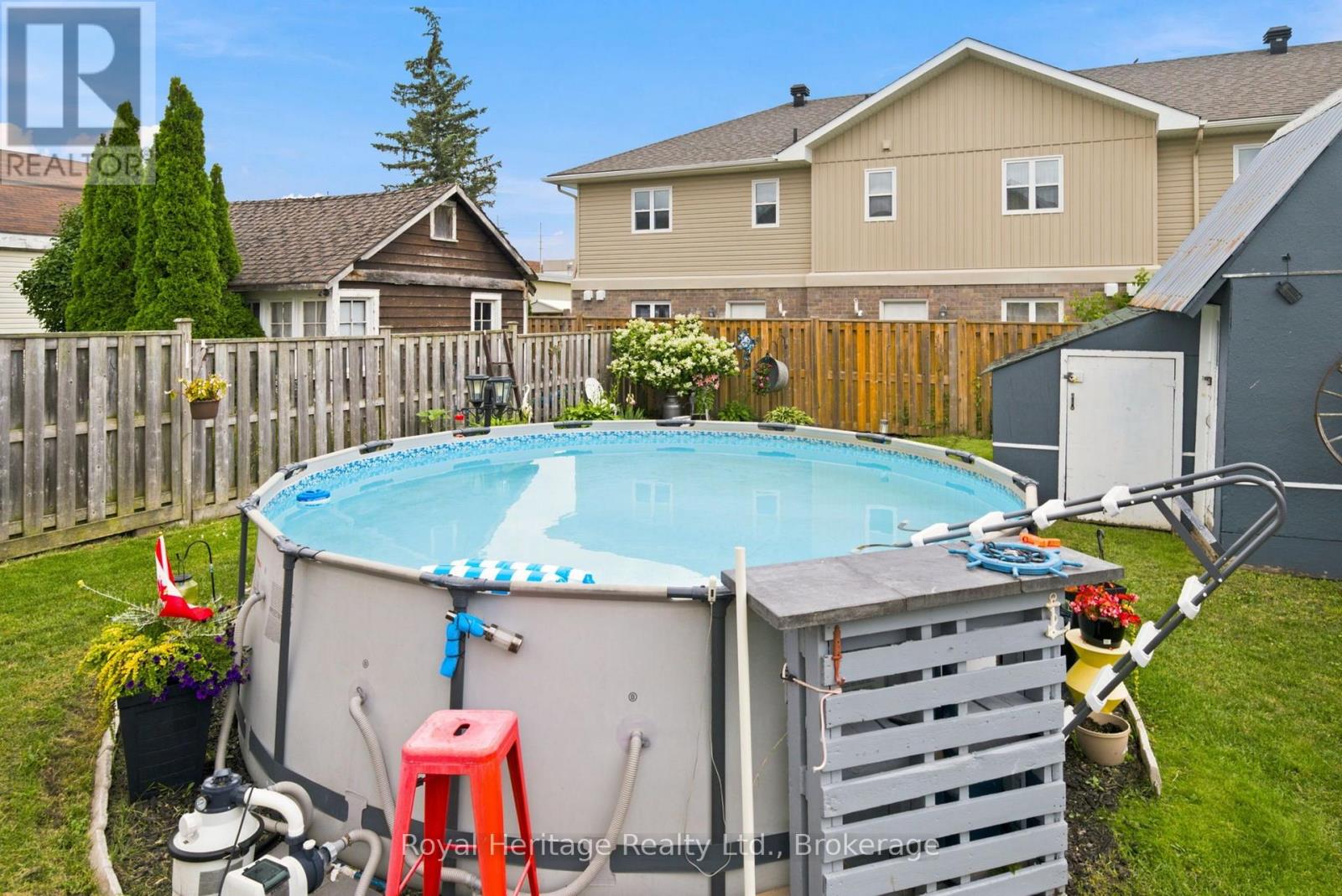 61 LINDSAY STREET N - 30