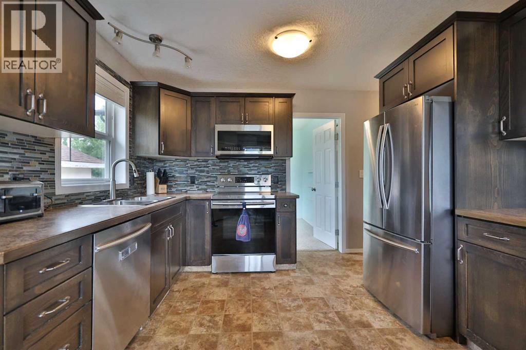 4602 6 Street - 8