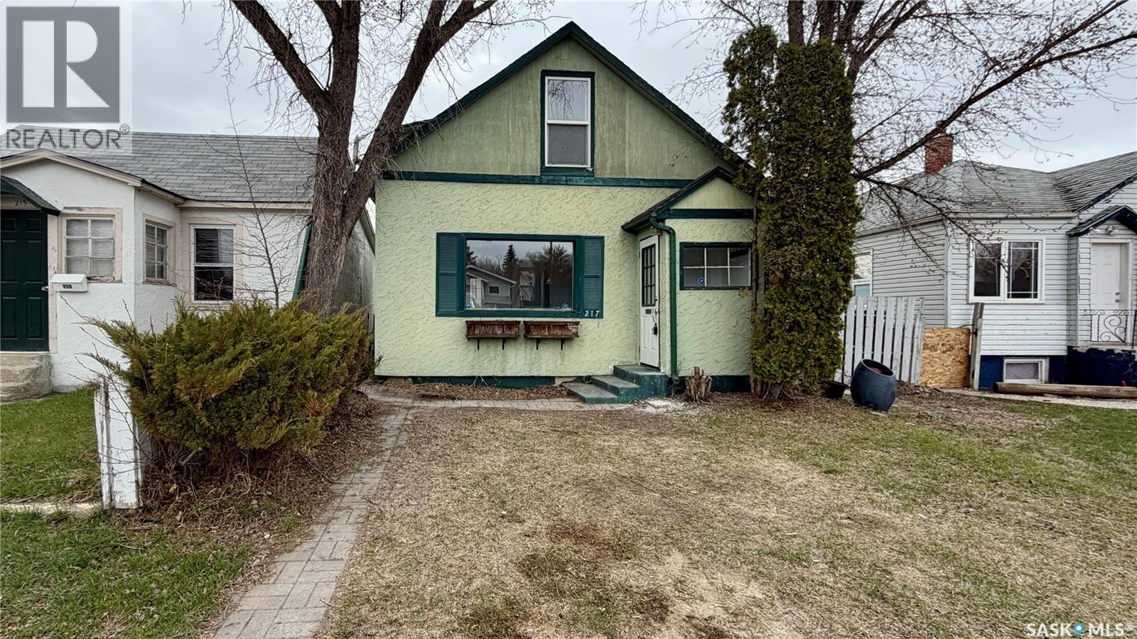 217 L AVENUE N, Saskatoon — photo 2