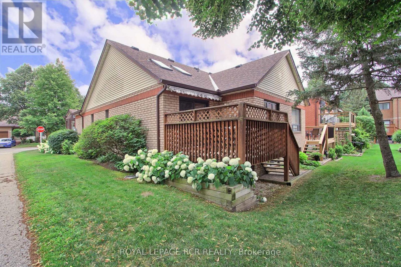 #16 121 GREEN BRIAR ROAD - 30
