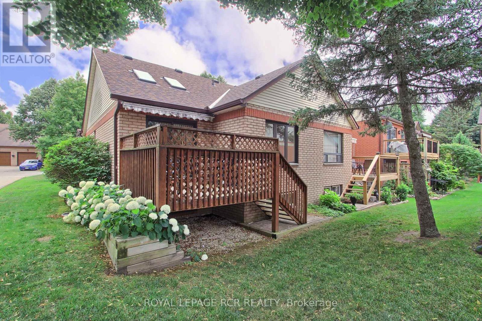 #16 121 GREEN BRIAR ROAD - 31