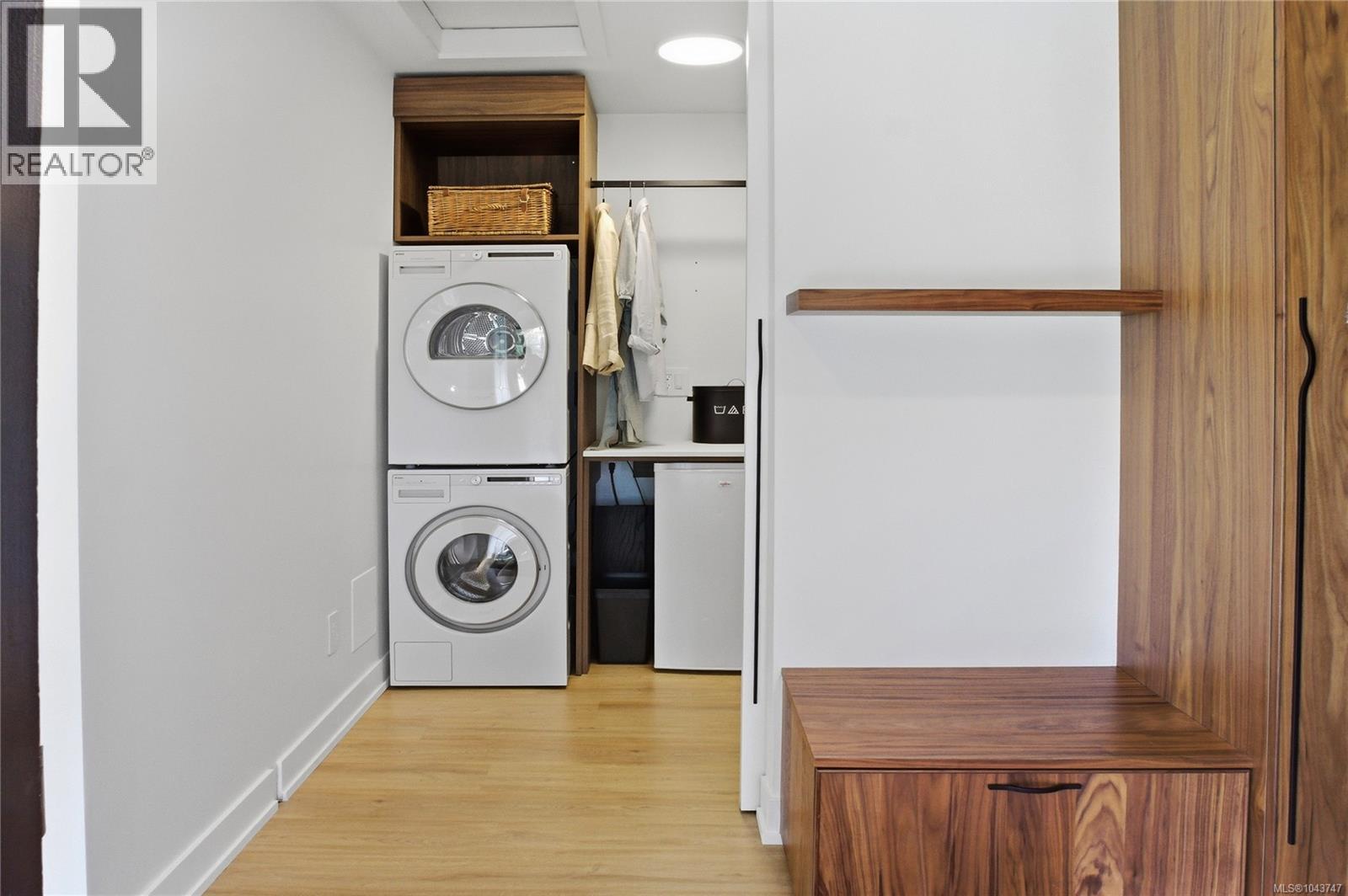 560 Kay St - 29