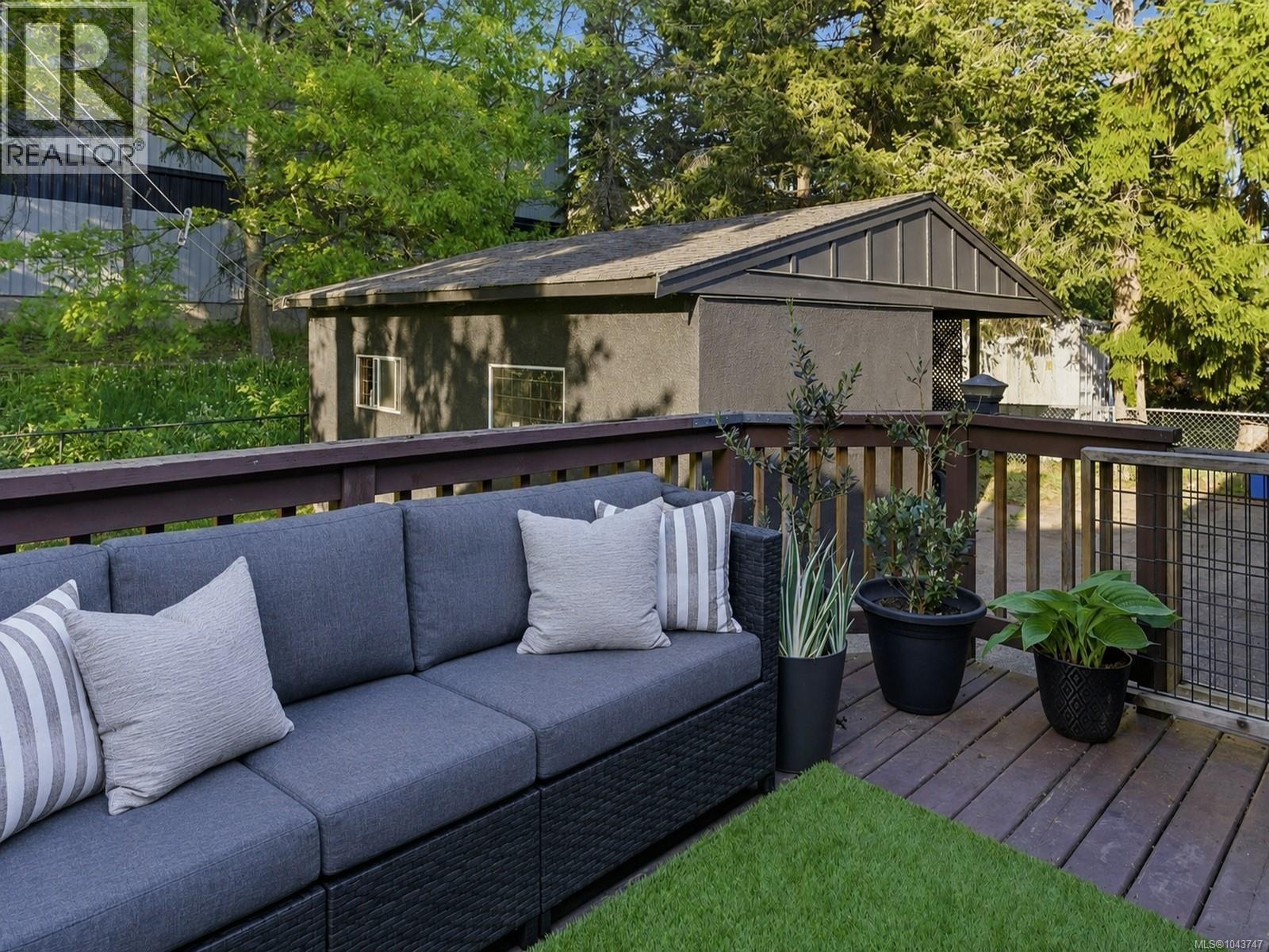 560 Kay St - 32