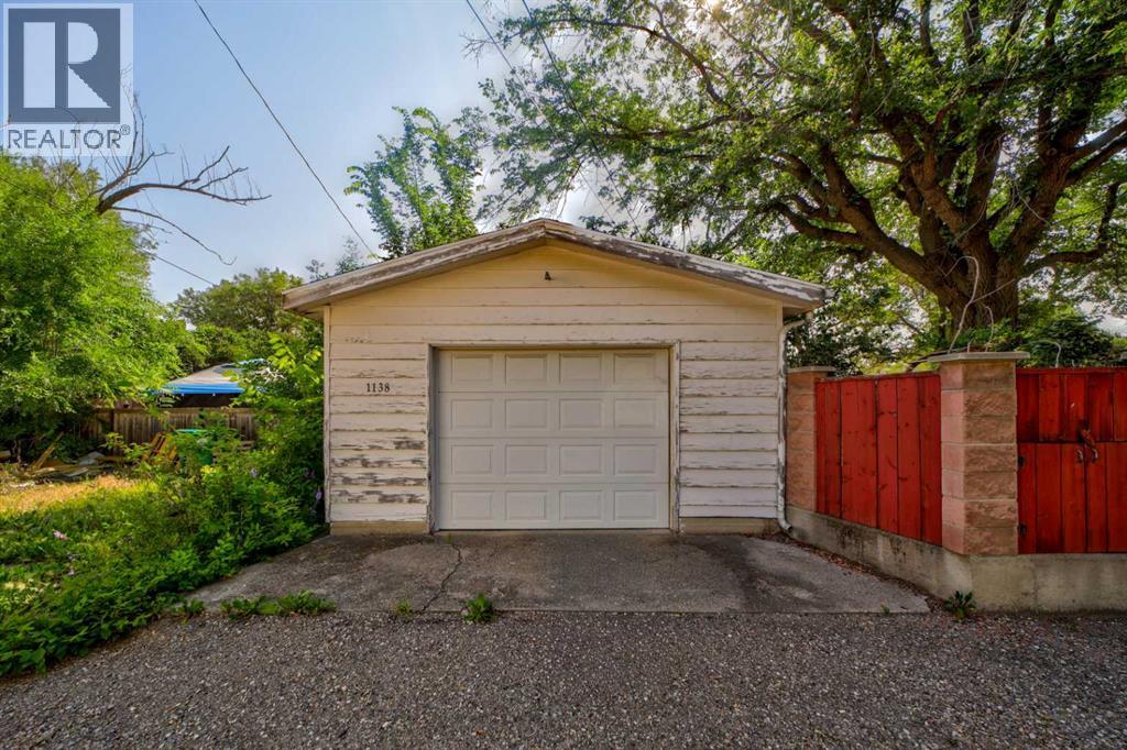 1138 12B Street S - 34