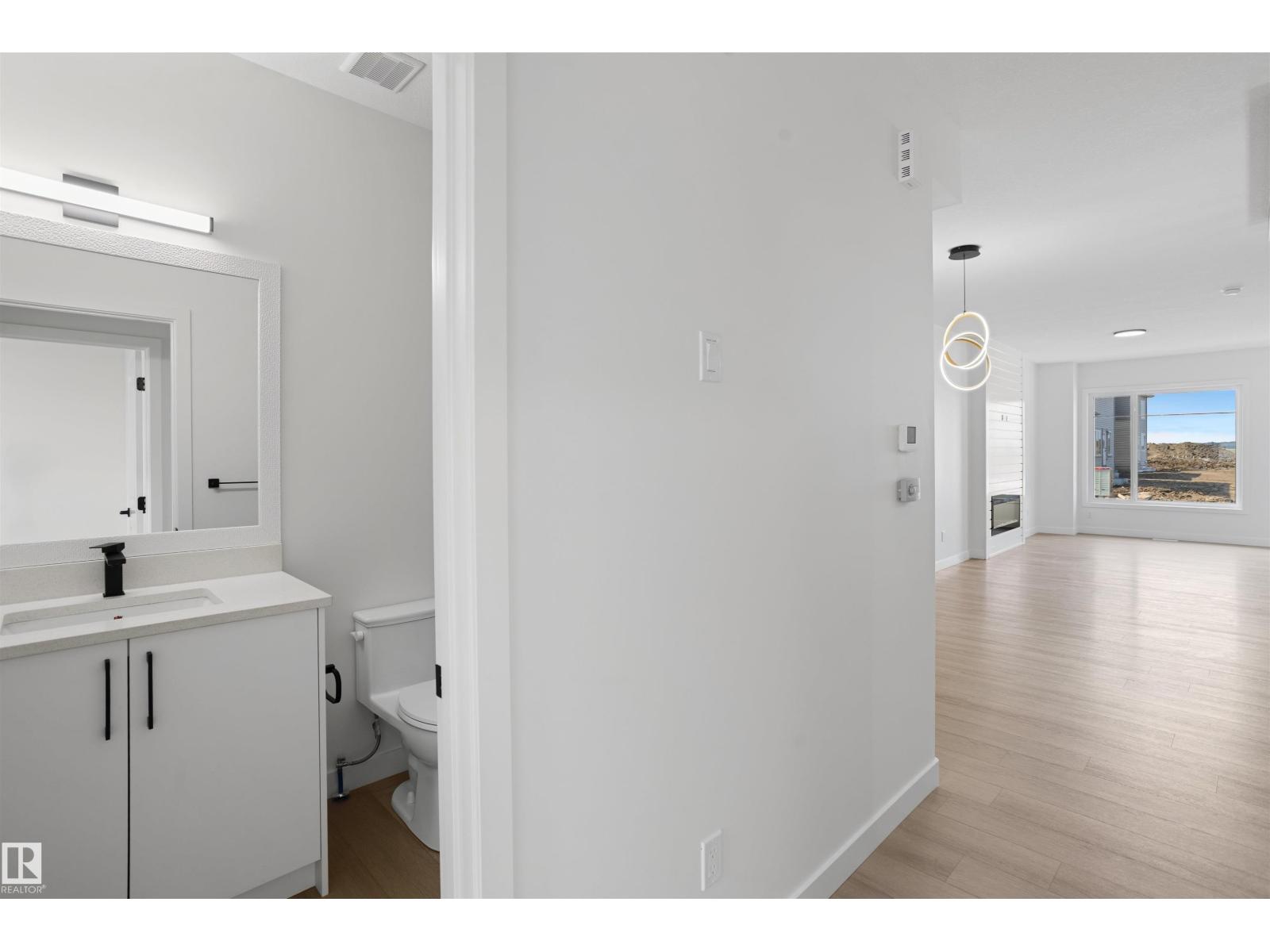 1563 211 ST NW - 13