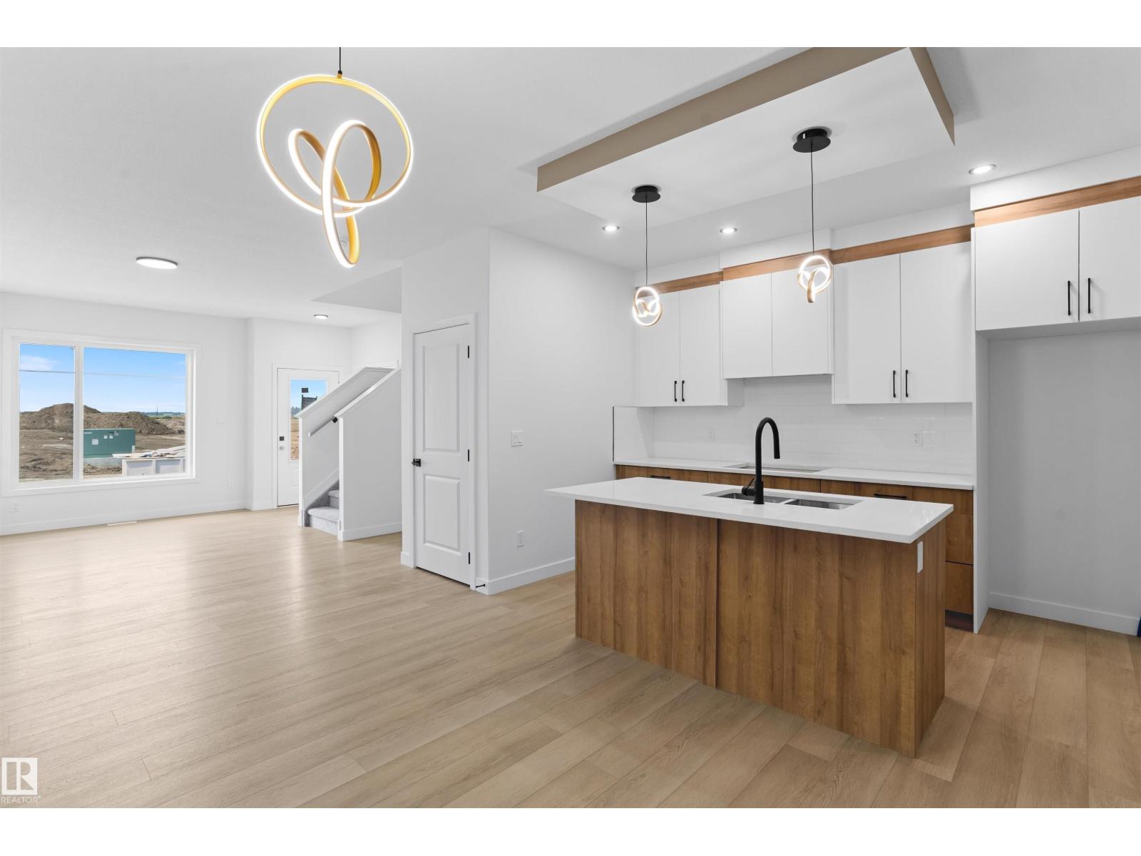 1563 211 ST NW - 18