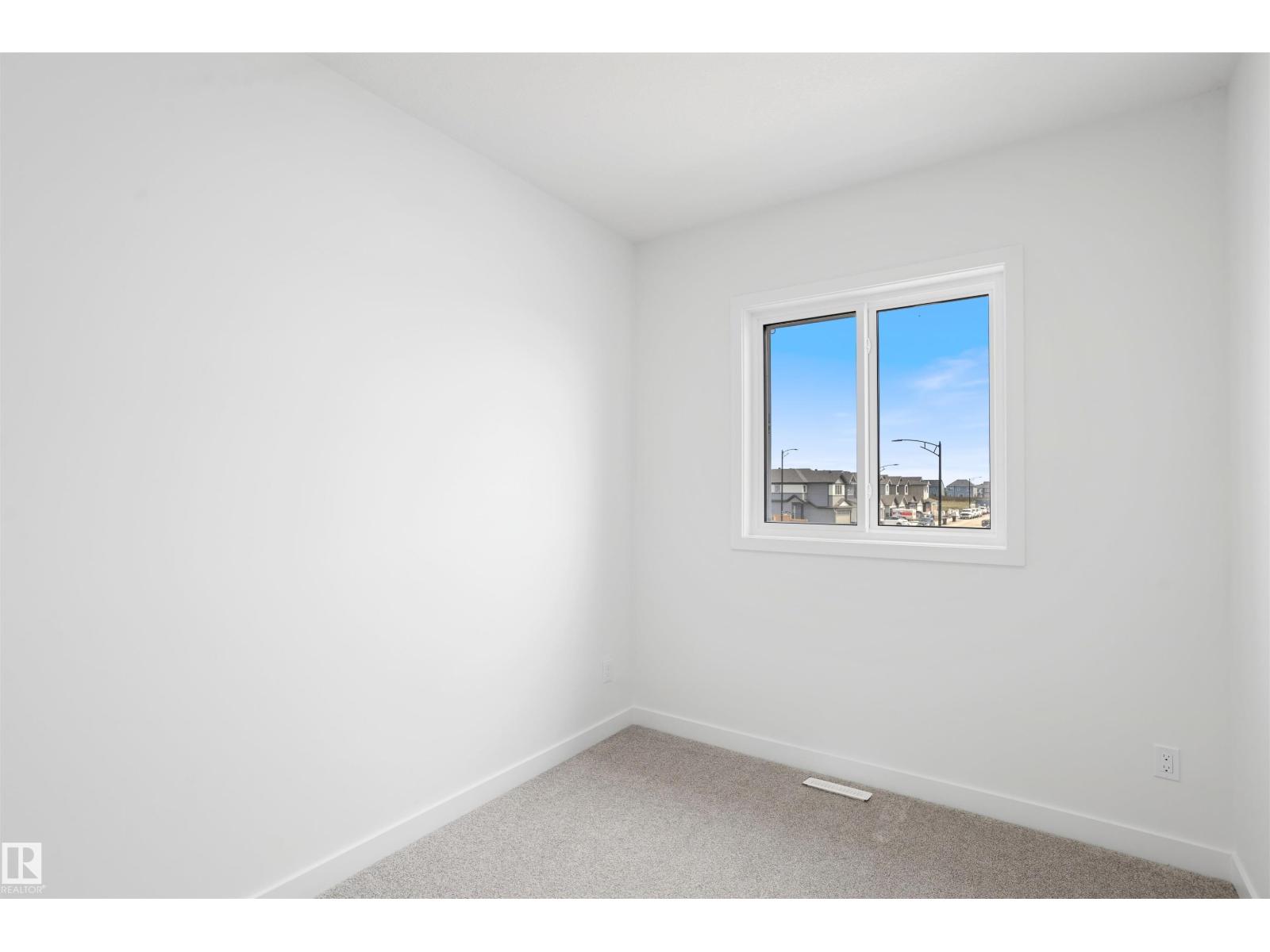 1563 211 ST NW - 28