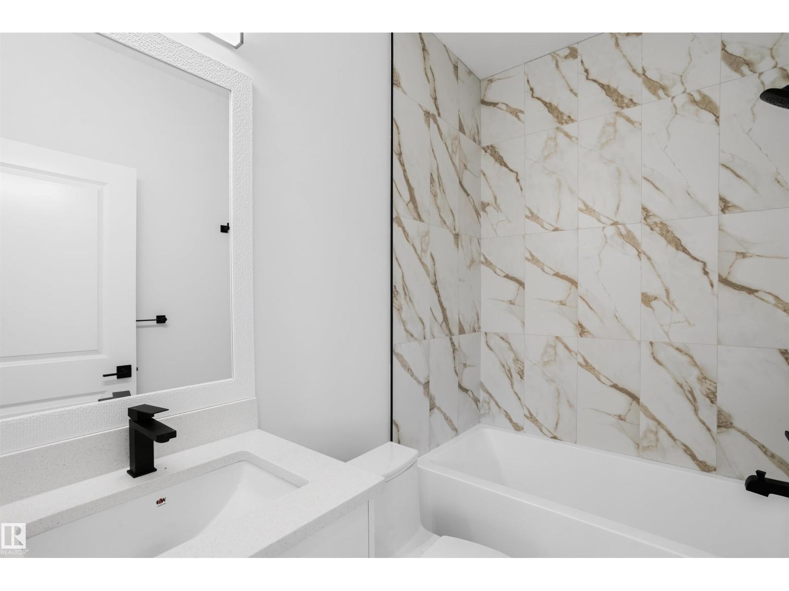 1563 211 ST NW - 32