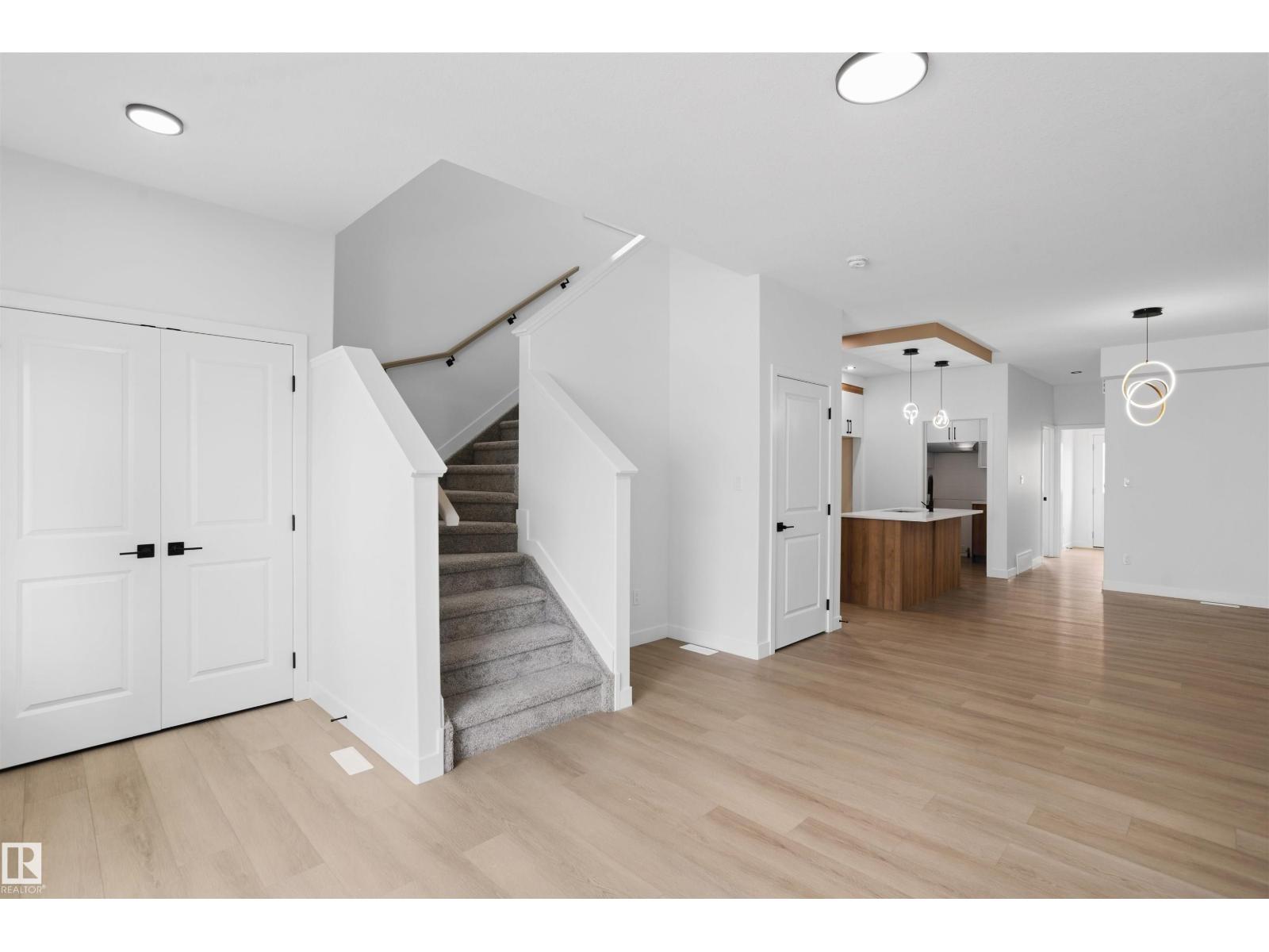 1563 211 ST NW - 4