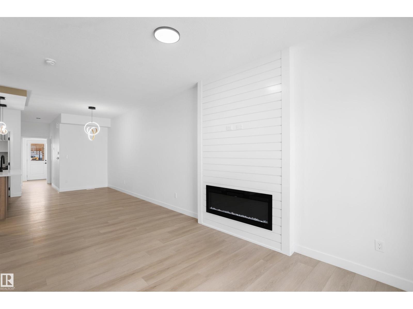 1563 211 ST NW - 5