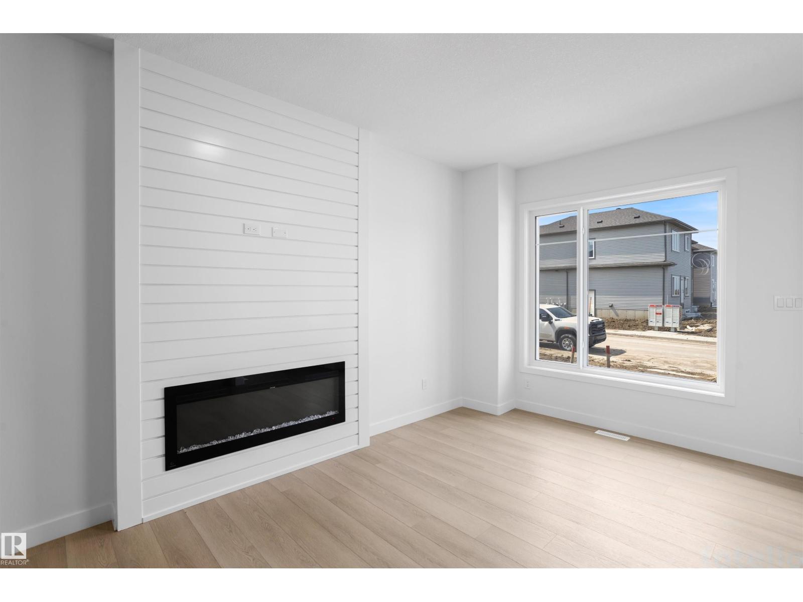1563 211 ST NW - 6