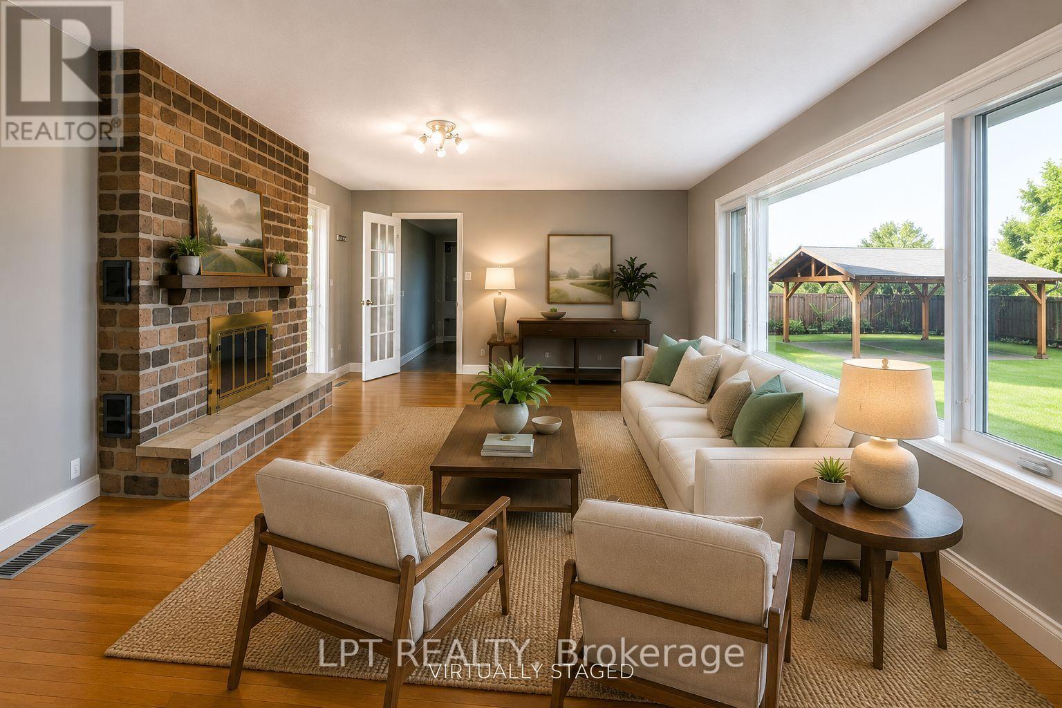 585 MAPLEVIEW DRIVE E - Image 3