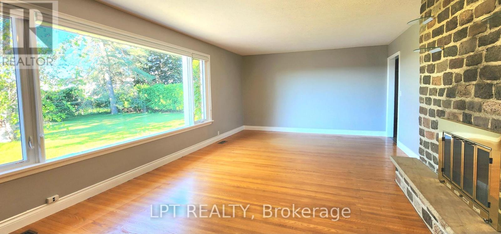 585 MAPLEVIEW DRIVE E - Image 4